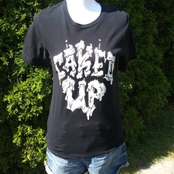 Caked Up T-shirt Size Small - Picture 1 of 3